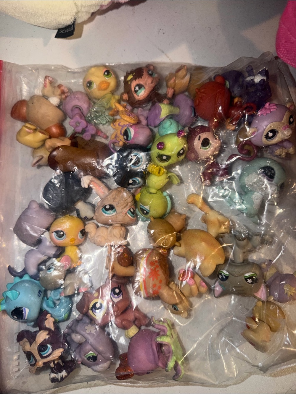 Littlest Pet Shop Assorted Small Pets - Mixed Colors 25+